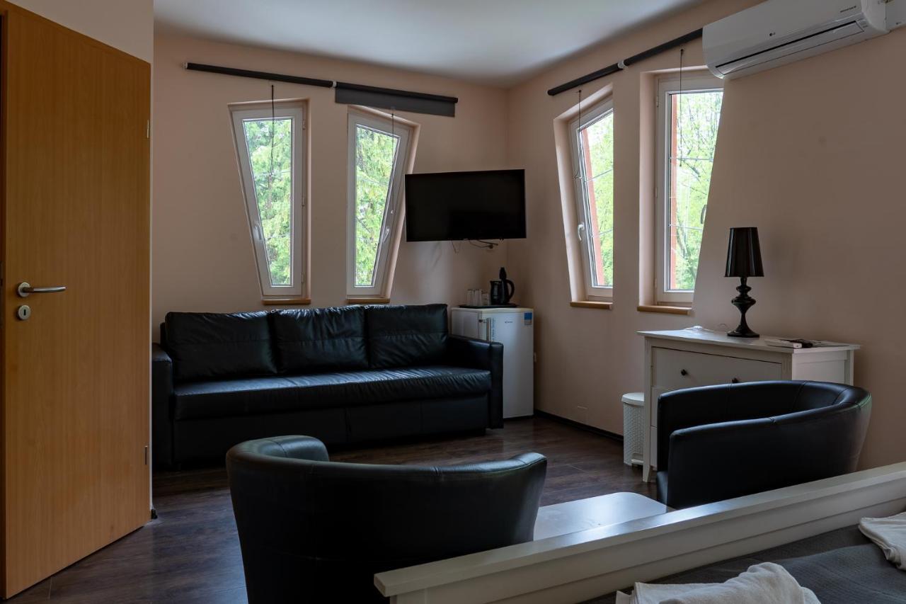 Accomo Apartmanhaz Siófok Zewnętrze zdjęcie